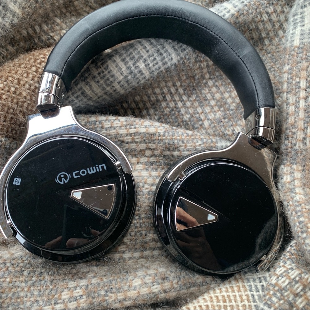 COWIN E7 Wireless Bluetooth Headphones Black
